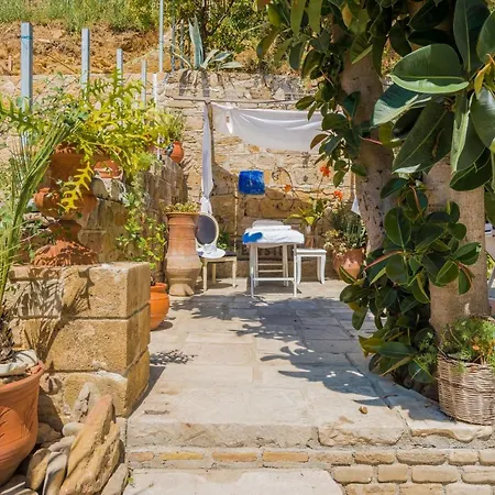 Anastasia * Akrotiri (Zakynthos)